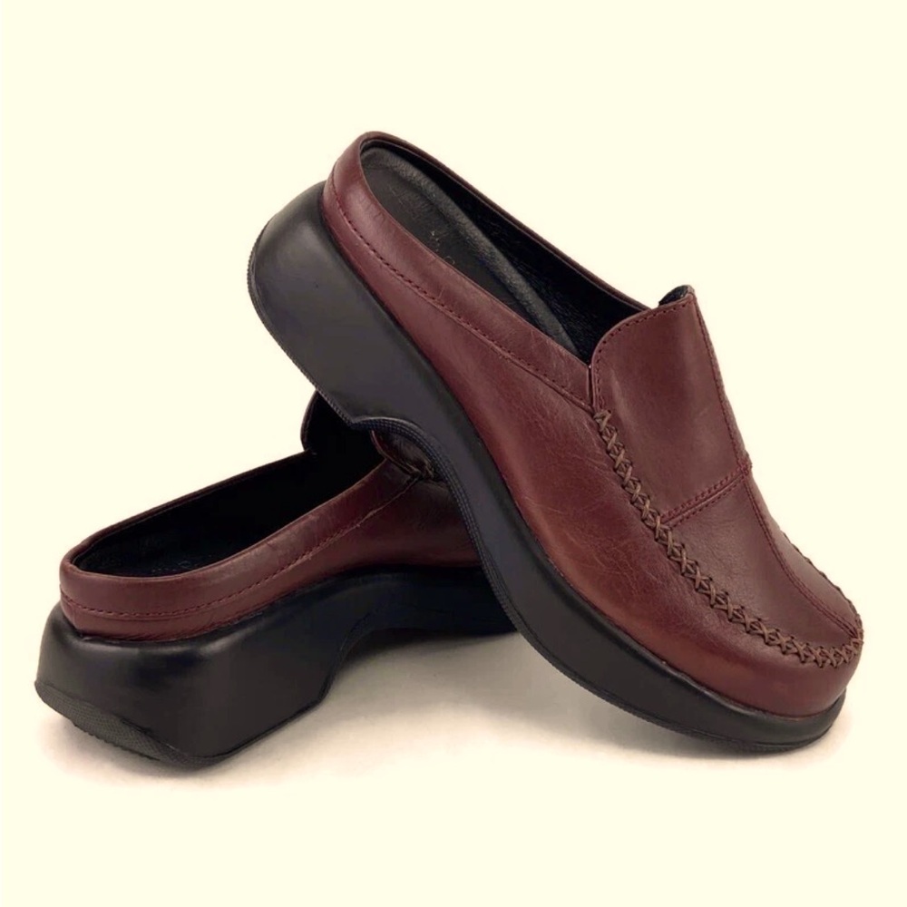 Dansko Burgundy Leather Clog Mules lY2K